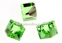 Swarovski, cube cabochon, peridot comet argent, 8mm - x1