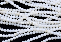 White mother-of-pearl beads, round, 4mm